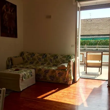 996 Apartment